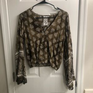 Sadie & sage green and white top